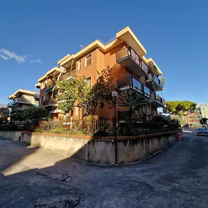 Appartamento loano Bilocale A 150 Metri Dal Mare Con Giardino, Loano